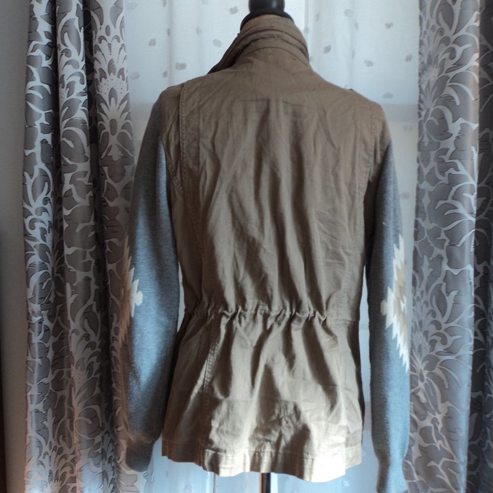 Cargo/Utility Jacket - Picture 7 of 9